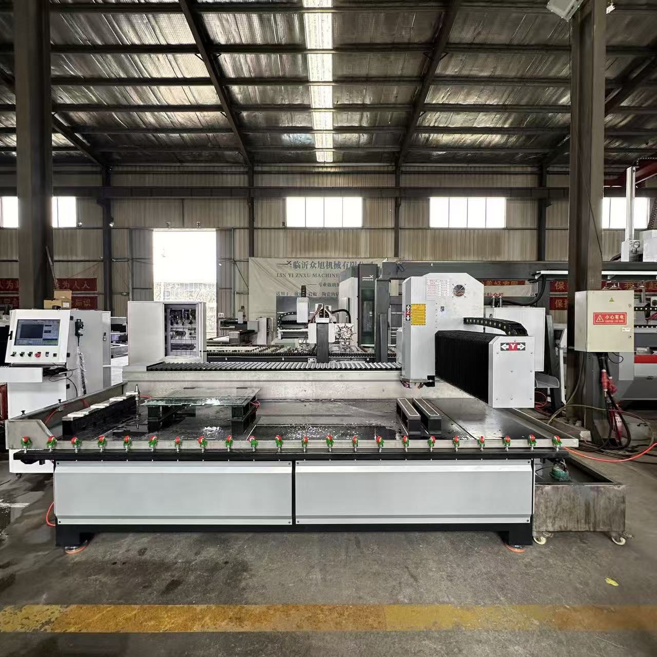 Glass Milling Machine Processing Shower Door